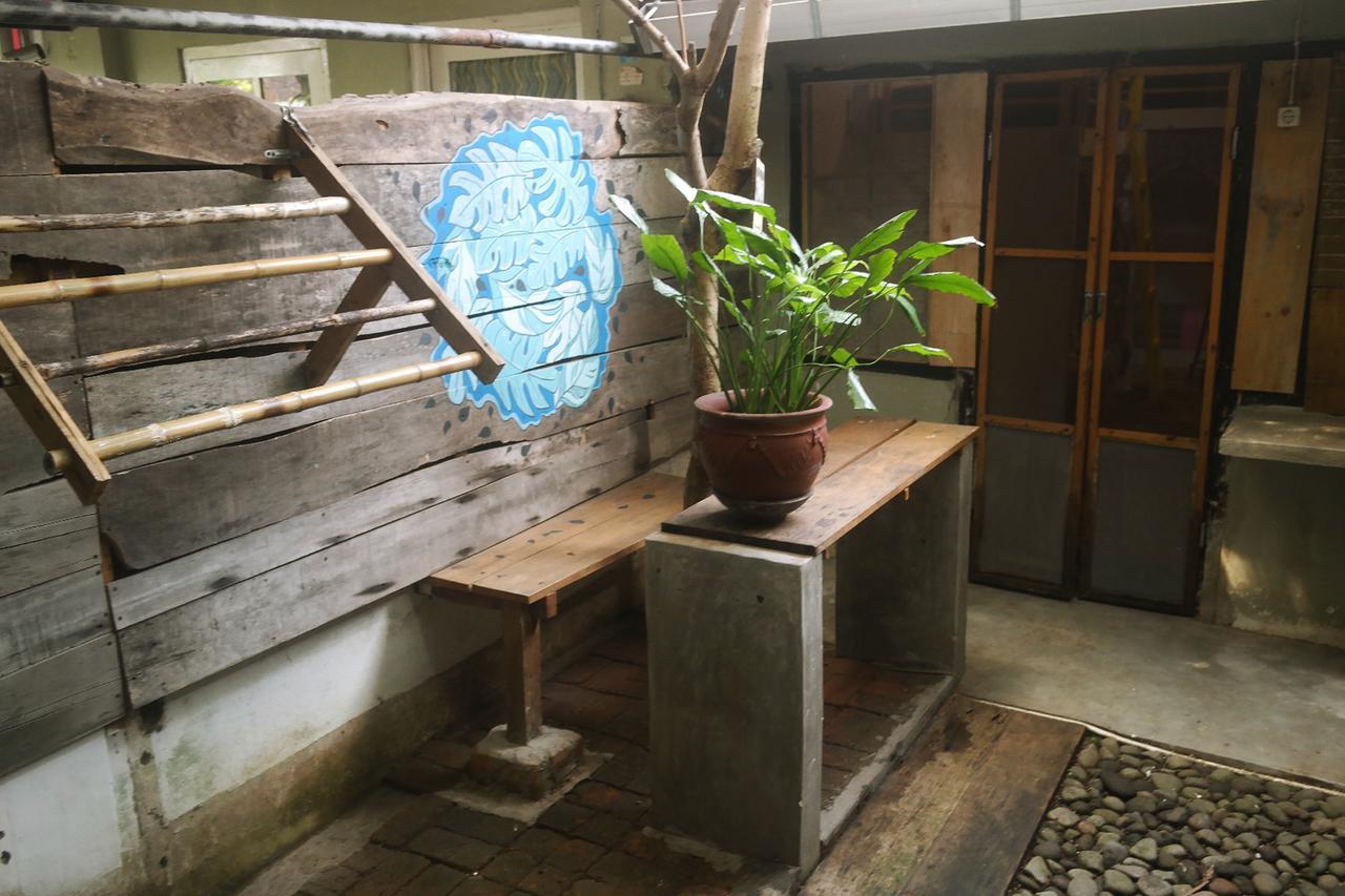 Abrakadabra! Artbnb Yogyakarta Exterior photo