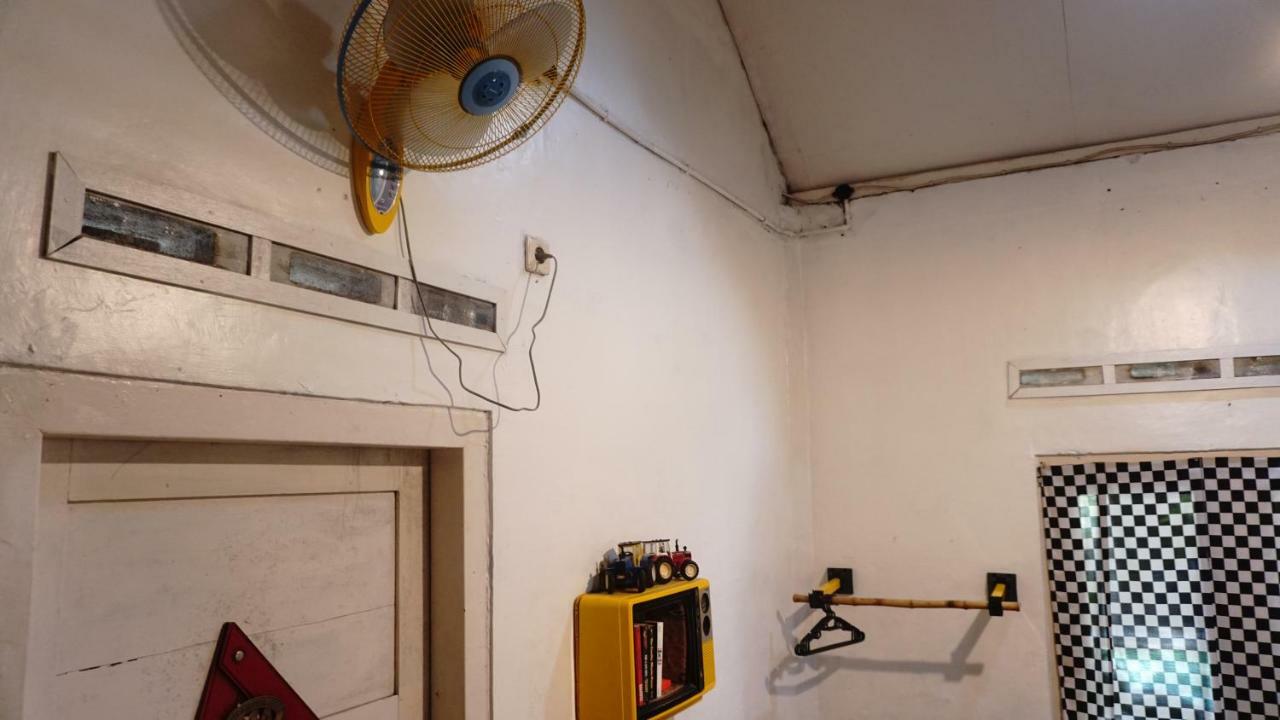 Abrakadabra! Artbnb Yogyakarta Exterior photo